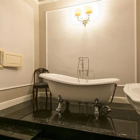 - Piazza Navona Apartment