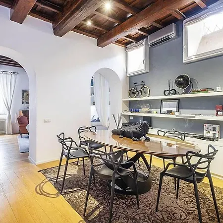 - Piazza Navona Apartment