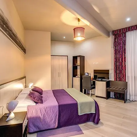 - Piazza Navona Apartment
